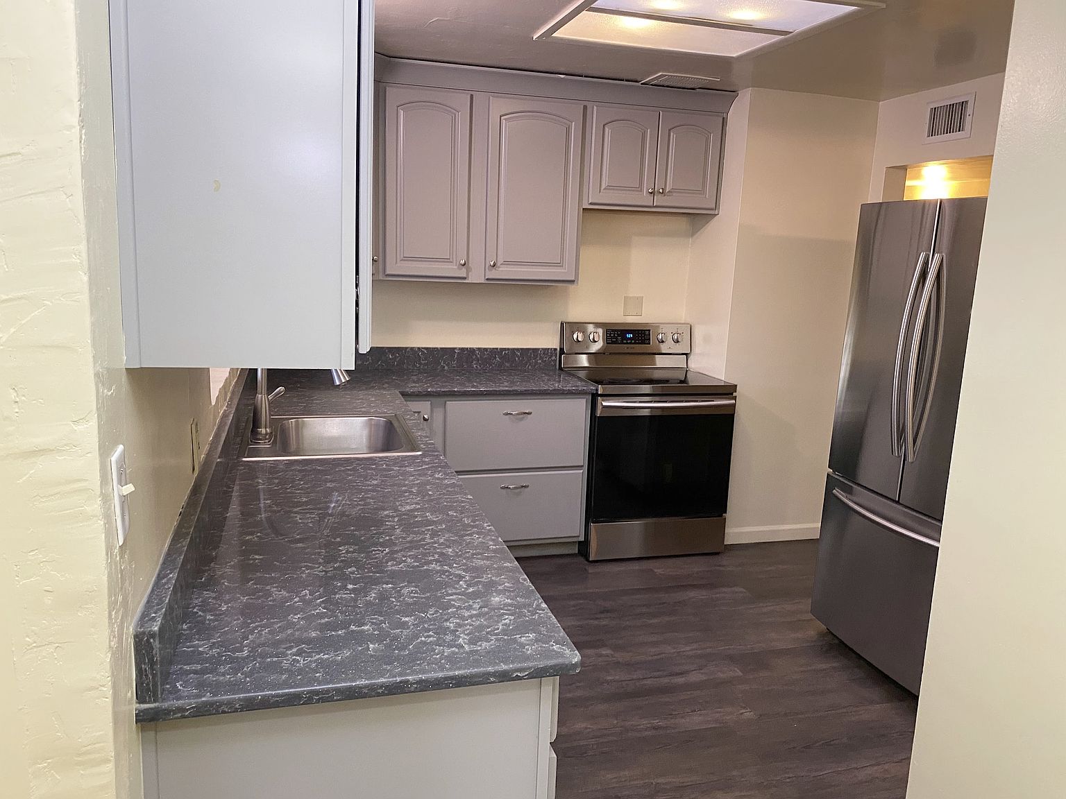 5609 E Pima St prior listing photo 5