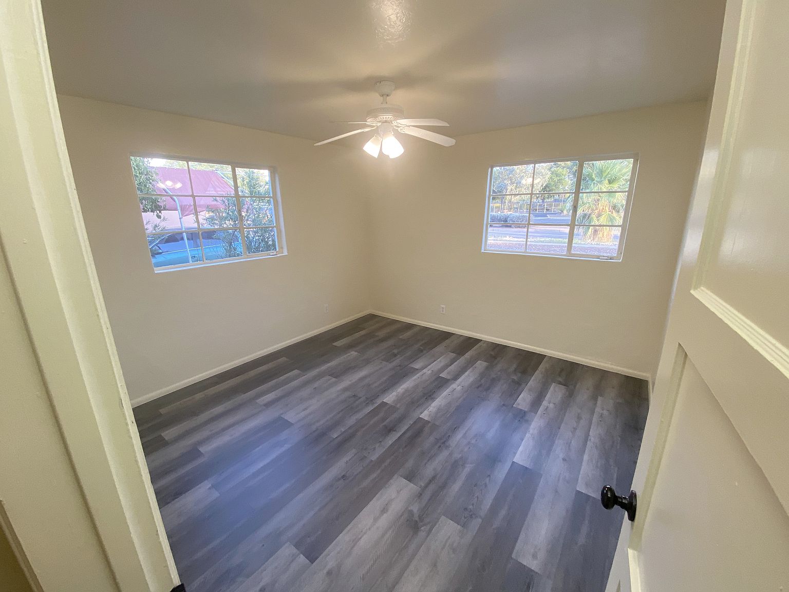 5609 E Pima St prior listing photo 11